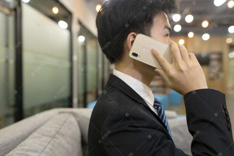 WhatsApp在打电话时的使用技巧